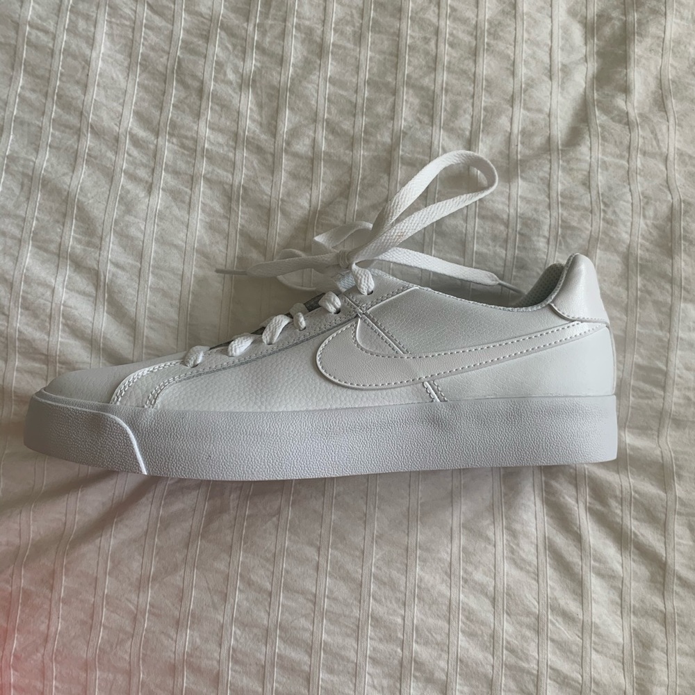 White nike court royale ac, NEVER WORN new